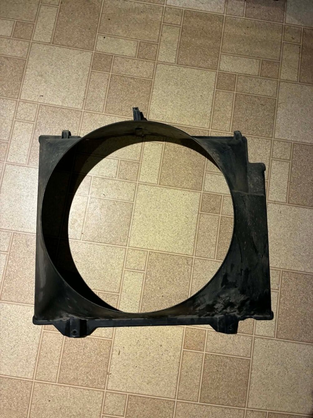 2001-2004 FORD F250 F350 SUPERDUTY 6.8L V10 RADIATOR FAN SHROUD YC35-8146